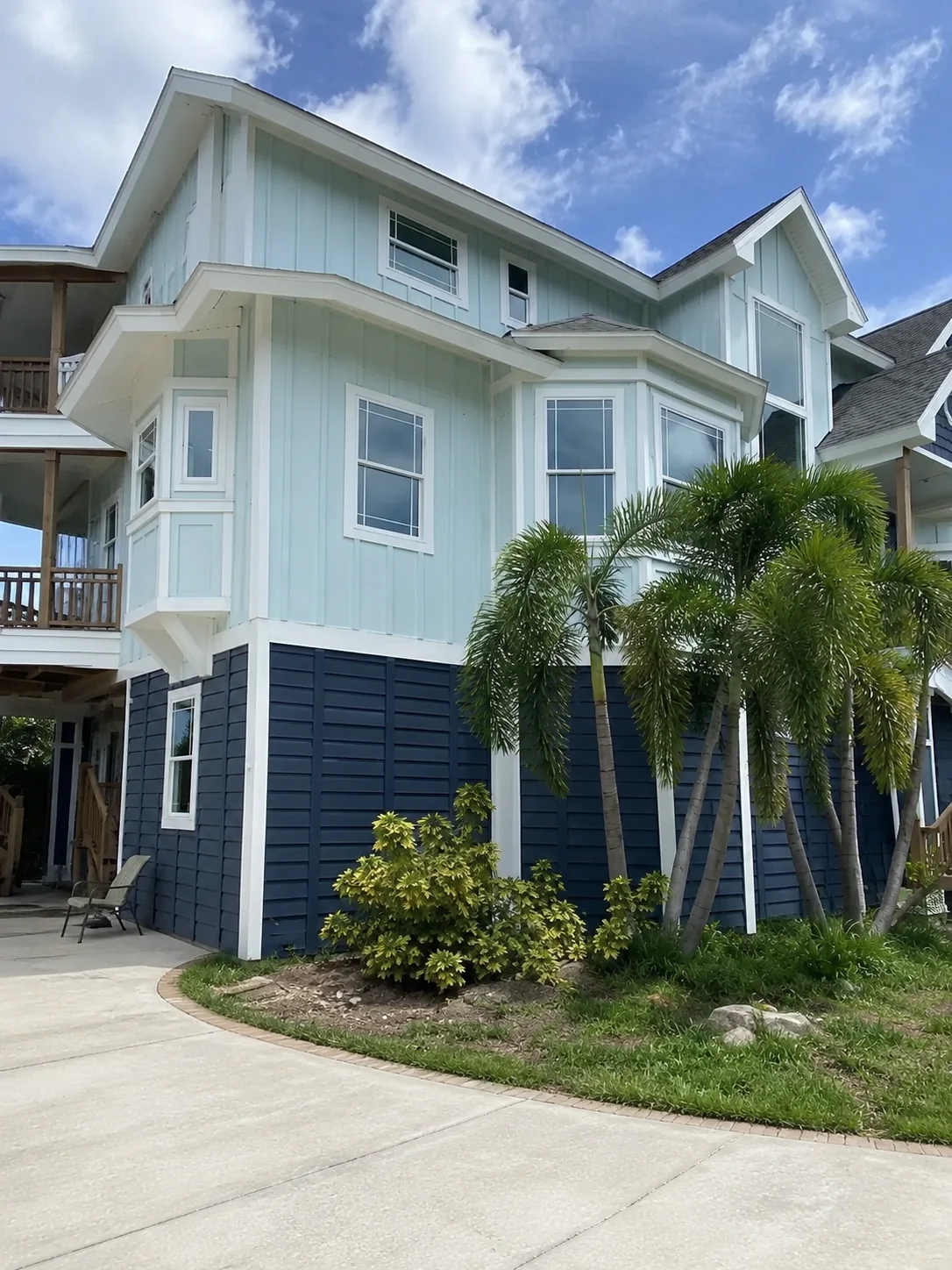 Multi-story exterior repaint in Tampa Bay